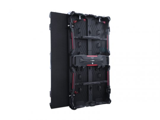 Innlights InnScreen R3 HE rent LED-Wand Modul (3,91mm), 0.50m x 1.00m, large rectangular black LED screen panel standing vertically; one side displays a textured screen, the other reveals internal structure with red accents.