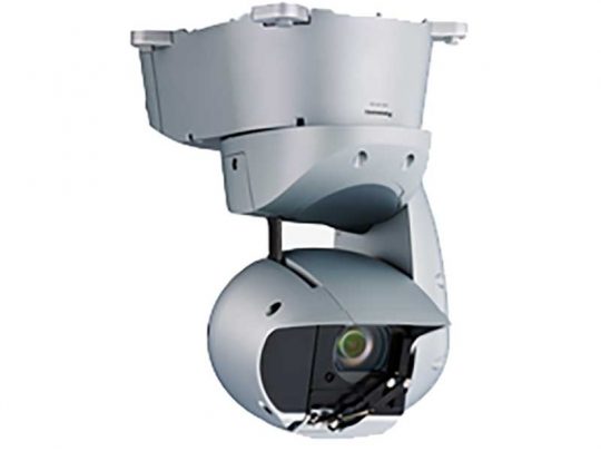 Moderne, kuppelförmige Überwachungskamera (Dome-Kamera) aus nächster Nähe, an einer Deckenhalterung montiert; sichtbare Linse und mechanische Teile - ideal für Sicherheitsüberwachung, jetzt zur Miete oder zum Kauf erhältlich.