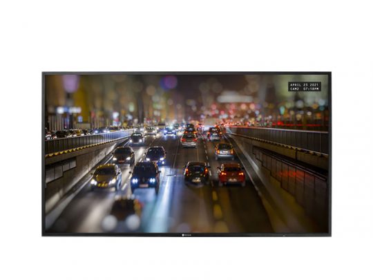 Bildschirm mit Live-Aufnahme einer Verkehrsüberwachungskamera zeigt mehrere Autos auf einer beleuchteten Stadt-Autobahn bei Nacht; im Vordergrund sind das Datum, die Uhrzeit und Optionen zum Mieten oder Kaufen des Traffic Camera Footage sichtbar.