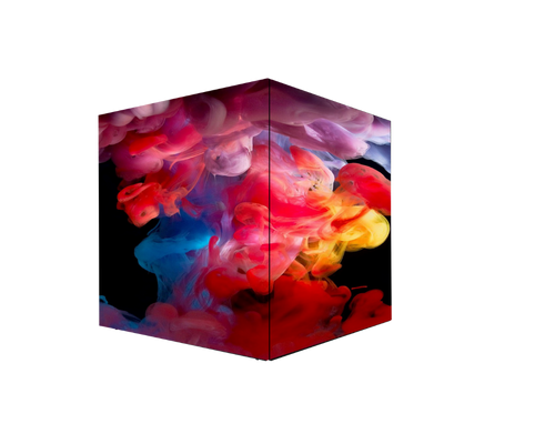 Unilumin URMIII 1.9 Modul: Schwarzer LED-Würfel mit leuchtenden bunten Farbwolken vor weißem Hintergrund.